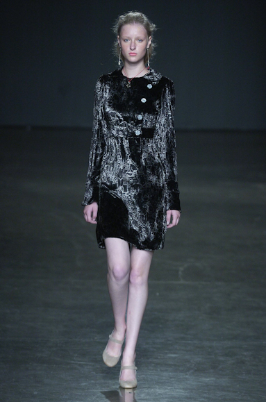 desfiles-isabelacapeto-saopauloinverno2005rtw-125