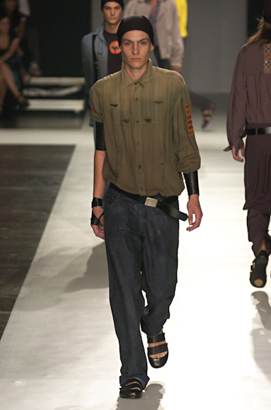 desfiles-linovillaventura-saopauloinverno2005rtw-105