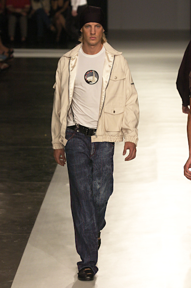 desfiles-linovillaventura-saopauloinverno2005rtw-111