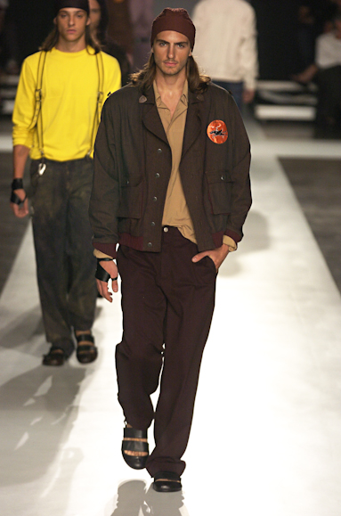 desfiles-linovillaventura-saopauloinverno2005rtw-112