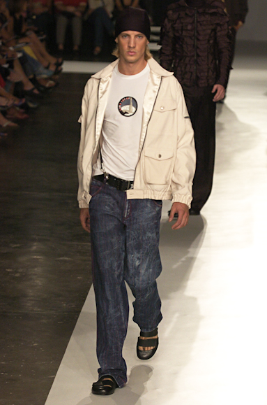 desfiles-linovillaventura-saopauloinverno2005rtw-119