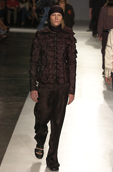 desfiles-linovillaventura-saopauloinverno2005rtw-120