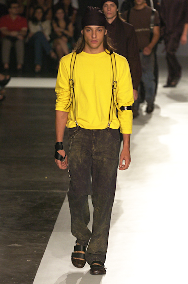 desfiles-linovillaventura-saopauloinverno2005rtw-124