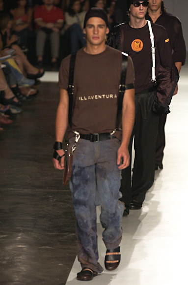 desfiles-linovillaventura-saopauloinverno2005rtw-126