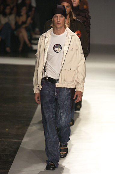 desfiles-linovillaventura-saopauloinverno2005rtw-128