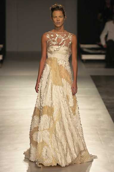 desfiles-linovillaventura-saopauloinverno2005rtw-129