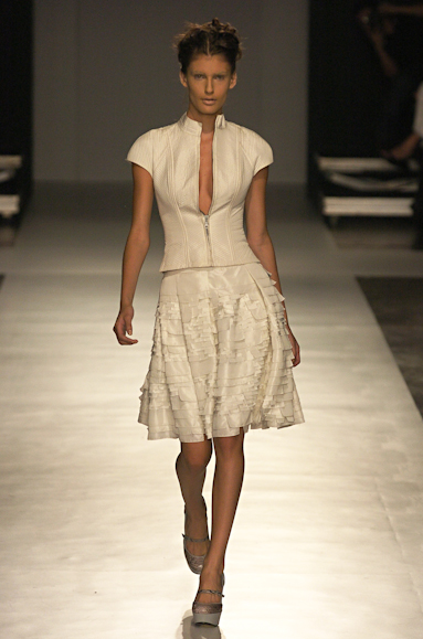 desfiles-linovillaventura-saopauloinverno2005rtw-130
