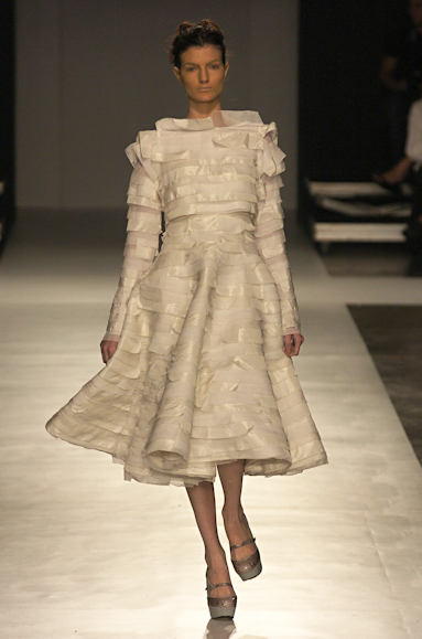 desfiles-linovillaventura-saopauloinverno2005rtw-131