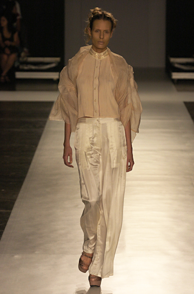 desfiles-linovillaventura-saopauloinverno2005rtw-133