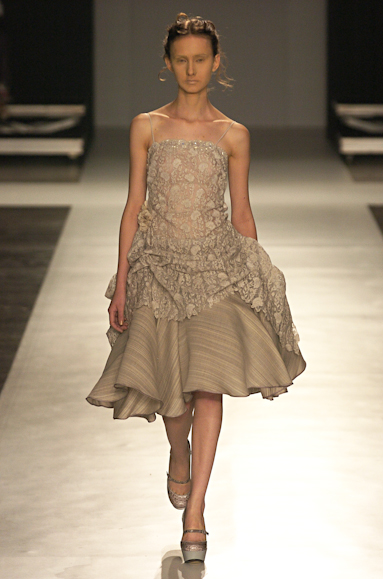 desfiles-linovillaventura-saopauloinverno2005rtw-140