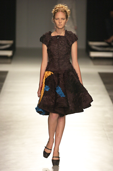 desfiles-linovillaventura-saopauloinverno2005rtw-151