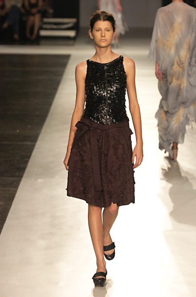 desfiles-linovillaventura-saopauloinverno2005rtw-153