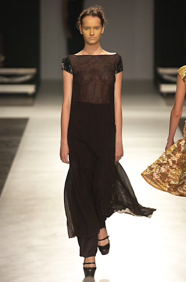 desfiles-linovillaventura-saopauloinverno2005rtw-157