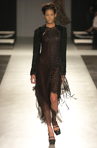 desfiles-linovillaventura-saopauloinverno2005rtw-159