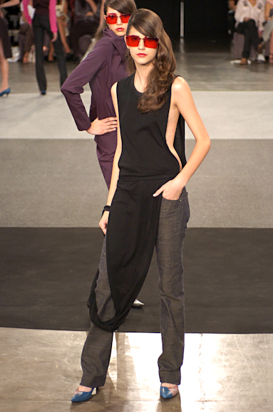 desfiles-lorenzomerlino-saopauloinverno2005rtw-104