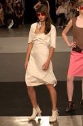 desfiles-lorenzomerlino-saopauloinverno2005rtw-110