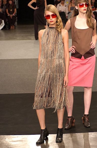 desfiles-lorenzomerlino-saopauloinverno2005rtw-111