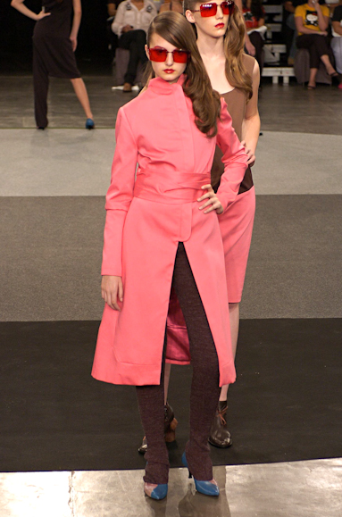 desfiles-lorenzomerlino-saopauloinverno2005rtw-112