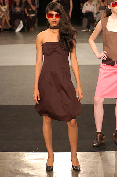 desfiles-lorenzomerlino-saopauloinverno2005rtw-113