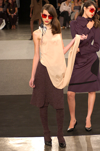 desfiles-lorenzomerlino-saopauloinverno2005rtw-120