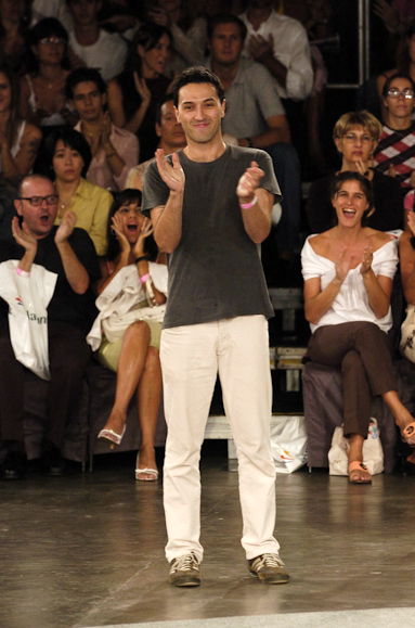desfiles-lorenzomerlino-saopauloinverno2005rtw-127