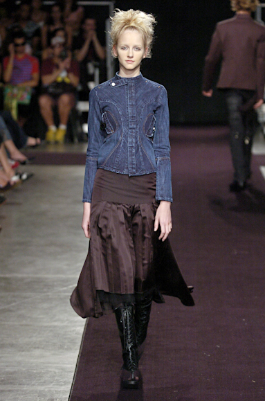 desfiles-mareunitschke-saopauloinverno2005rtw-109