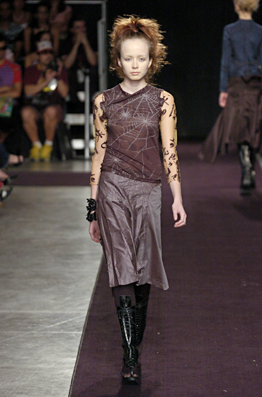 desfiles-mareunitschke-saopauloinverno2005rtw-110