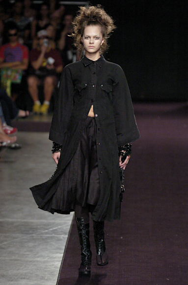 desfiles-mareunitschke-saopauloinverno2005rtw-117