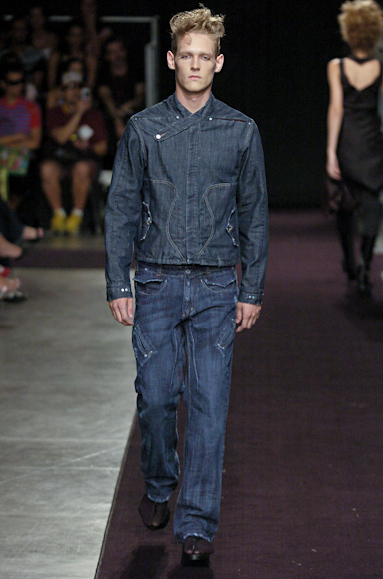 desfiles-mareunitschke-saopauloinverno2005rtw-119