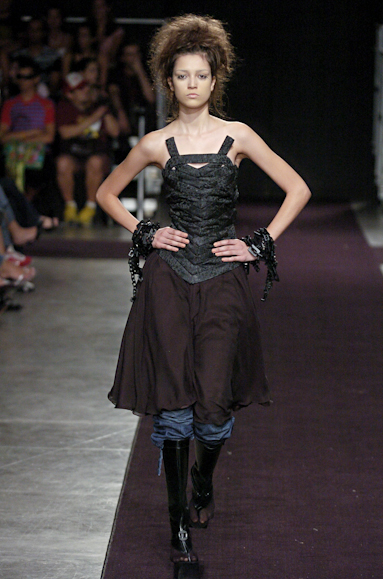 desfiles-mareunitschke-saopauloinverno2005rtw-121