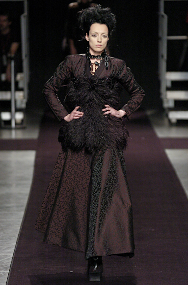 desfiles-mareunitschke-saopauloinverno2005rtw-129