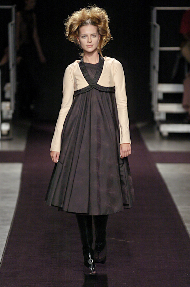 desfiles-mareunitschke-saopauloinverno2005rtw-135