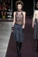 desfiles-mareunitschke-saopauloinverno2005rtw-136