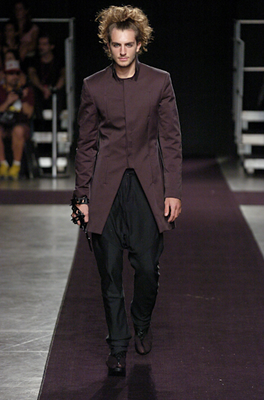 desfiles-mareunitschke-saopauloinverno2005rtw-137