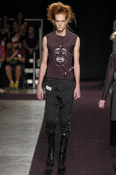 desfiles-mareunitschke-saopauloinverno2005rtw-139