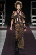 desfiles-mareunitschke-saopauloinverno2005rtw-141