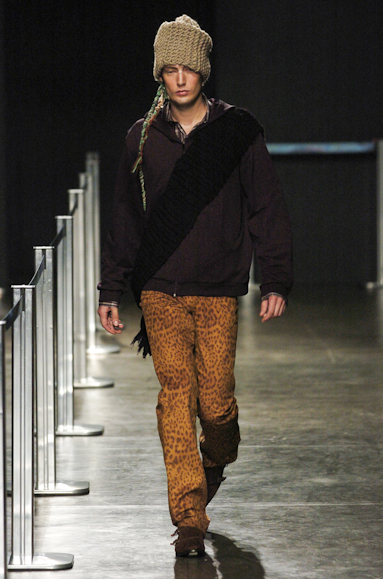 desfiles-marioqueiroz-saopauloinverno2005rtw-100