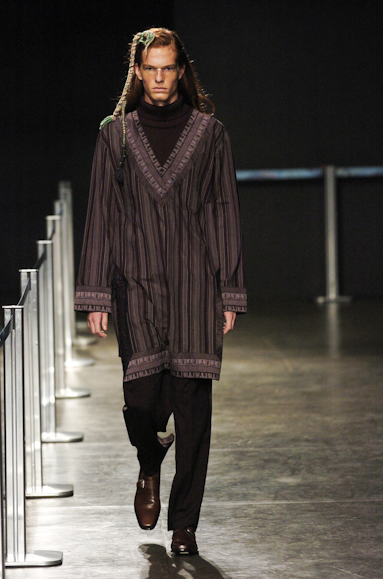 desfiles-marioqueiroz-saopauloinverno2005rtw-106