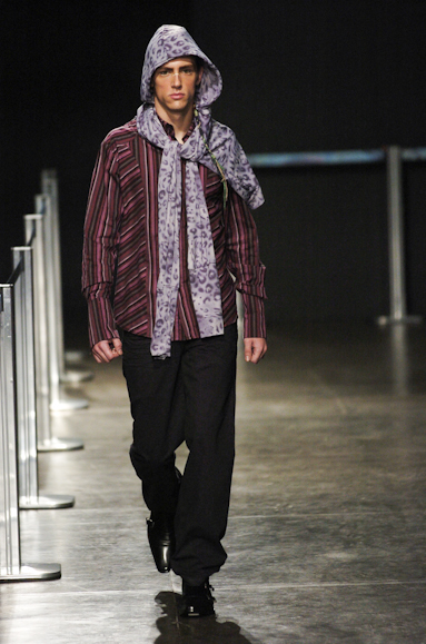 desfiles-marioqueiroz-saopauloinverno2005rtw-109