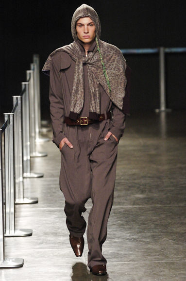 desfiles-marioqueiroz-saopauloinverno2005rtw-114