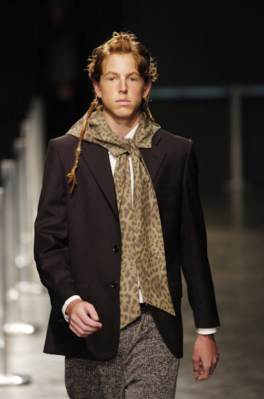 desfiles-marioqueiroz-saopauloinverno2005rtw-117