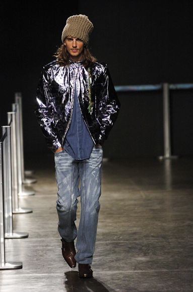 desfiles-marioqueiroz-saopauloinverno2005rtw-125