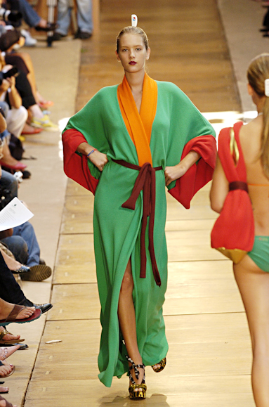 desfiles-neon-saopauloinverno2005rtw-112