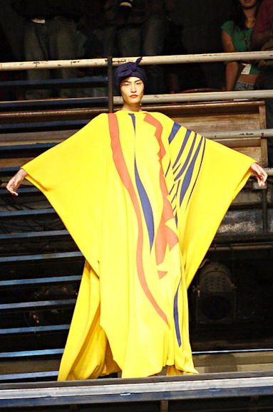 desfiles-neon-saopauloinverno2005rtw-114