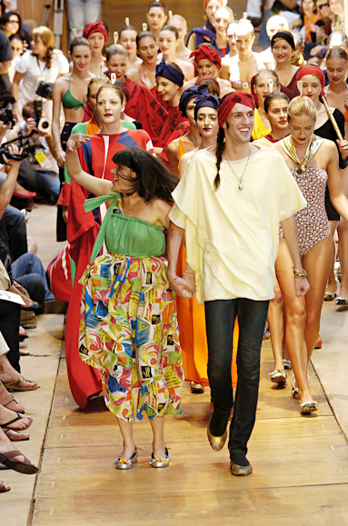 desfiles-neon-saopauloinverno2005rtw-116
