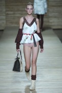 desfiles-osklen-saopauloinverno2005rtw-108