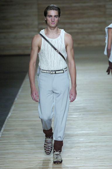 desfiles-osklen-saopauloinverno2005rtw-111