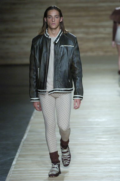 desfiles-osklen-saopauloinverno2005rtw-117