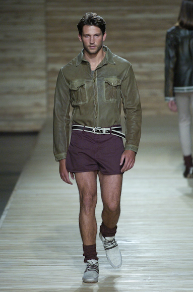 desfiles-osklen-saopauloinverno2005rtw-118