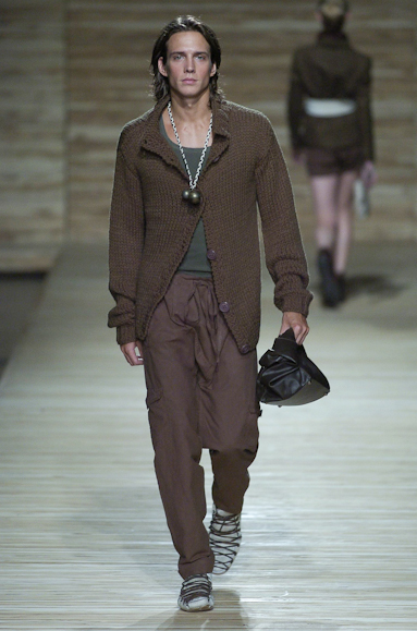 desfiles-osklen-saopauloinverno2005rtw-121